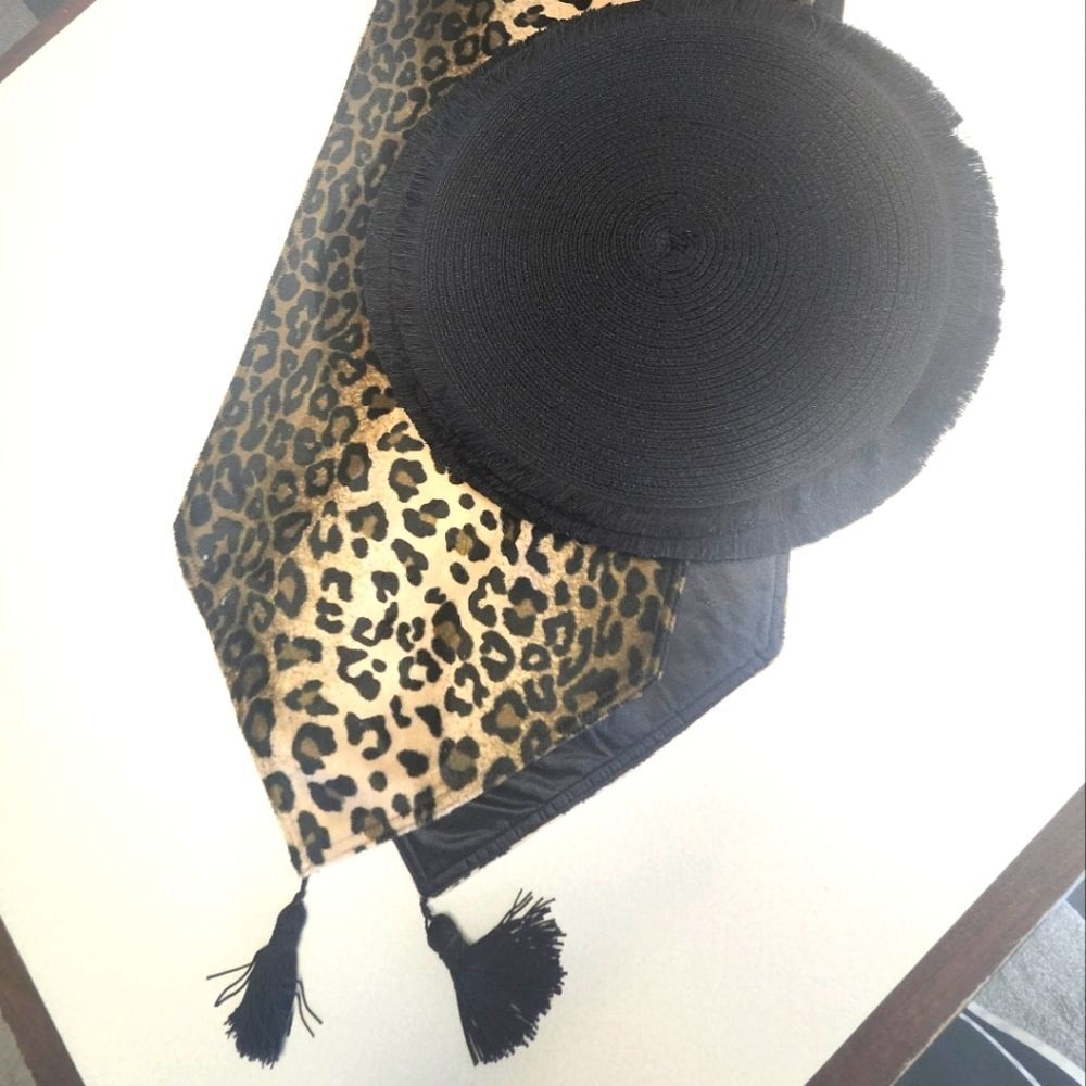 Animal Print 6 Ft Table Runner, Velour, Tassels, 4 Black Round Placemats 15"